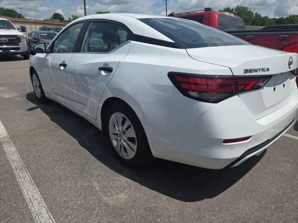 2025 Nissan Sentra S thumbnail 4