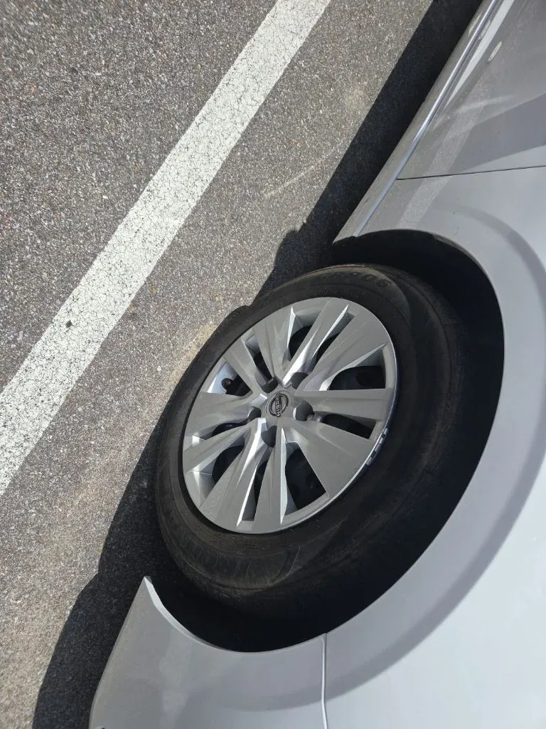 2025 Nissan Sentra S thumbnail 7