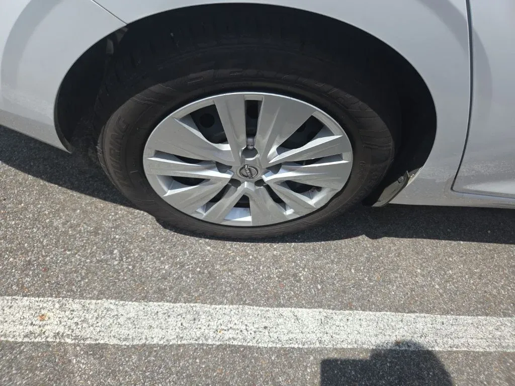 2025 Nissan Sentra S thumbnail 8