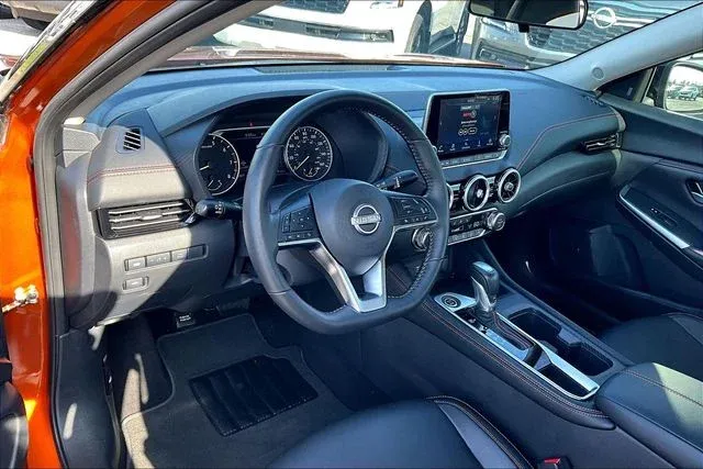 2025 Nissan Sentra SR thumbnail 14