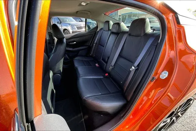 2025 Nissan Sentra SR thumbnail 19