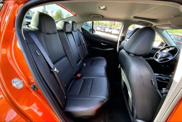 2025 Nissan Sentra SR thumbnail 22
