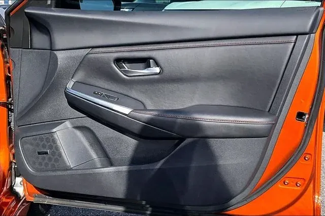 2025 Nissan Sentra SR thumbnail 26