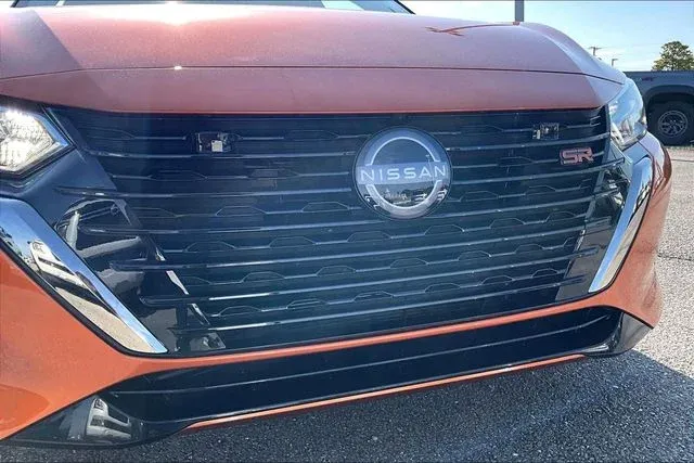 2025 Nissan Sentra SR thumbnail 31