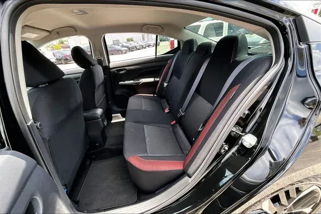 2025 Nissan Versa 1.6 SR thumbnail 19