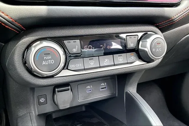 2025 Nissan Versa 1.6 SR thumbnail 24