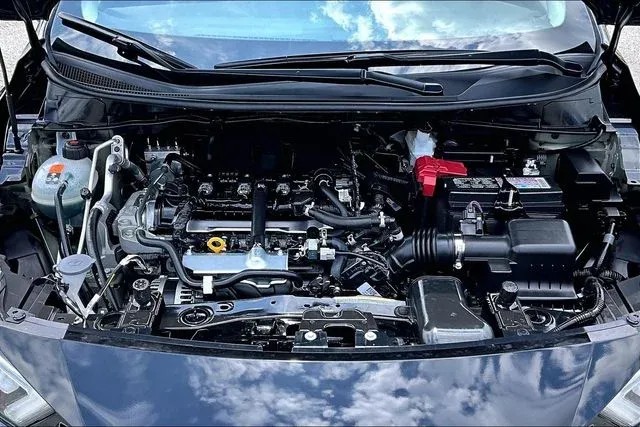 2025 Nissan Versa 1.6 SR thumbnail 29