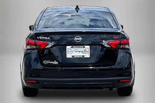 2025 Nissan Versa 1.6 SR thumbnail 6