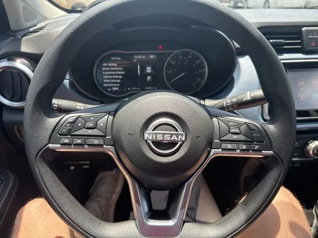 2025 Nissan Versa 1.6 SV thumbnail 23