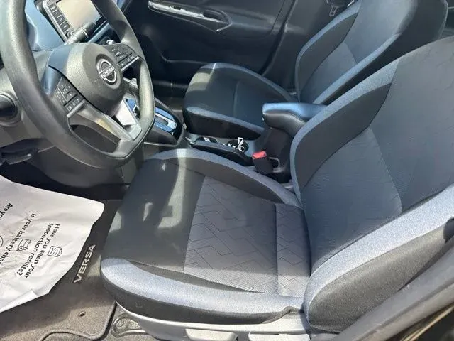 2025 Nissan Versa 1.6 SV thumbnail 21