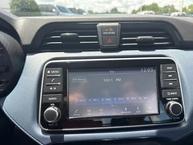 2025 Nissan Versa 1.6 SV thumbnail 31