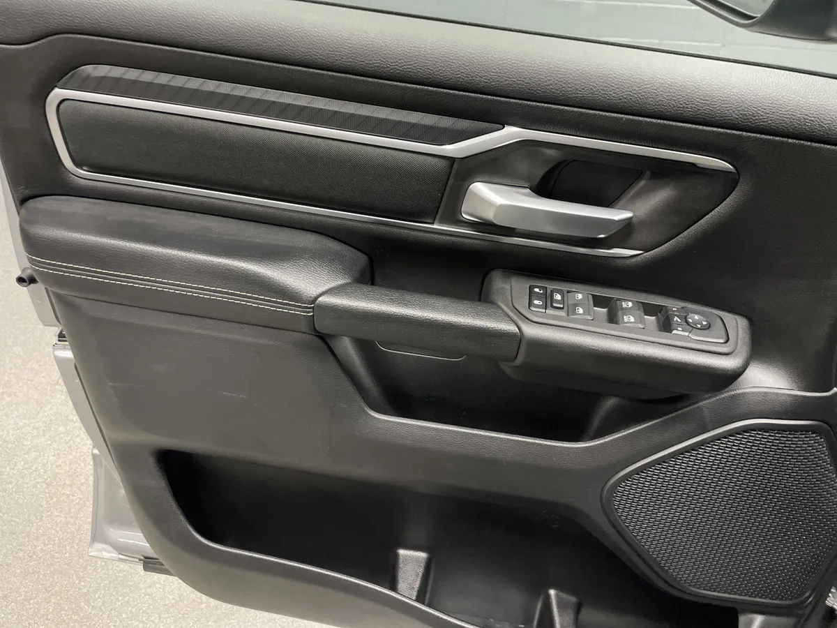 2025 Ram 1500 Big Horn thumbnail 14