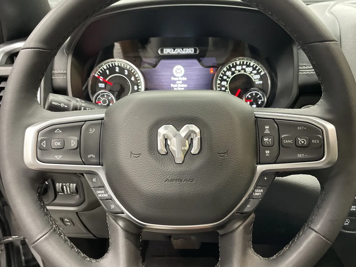 2025 Ram 1500 Big Horn thumbnail 18