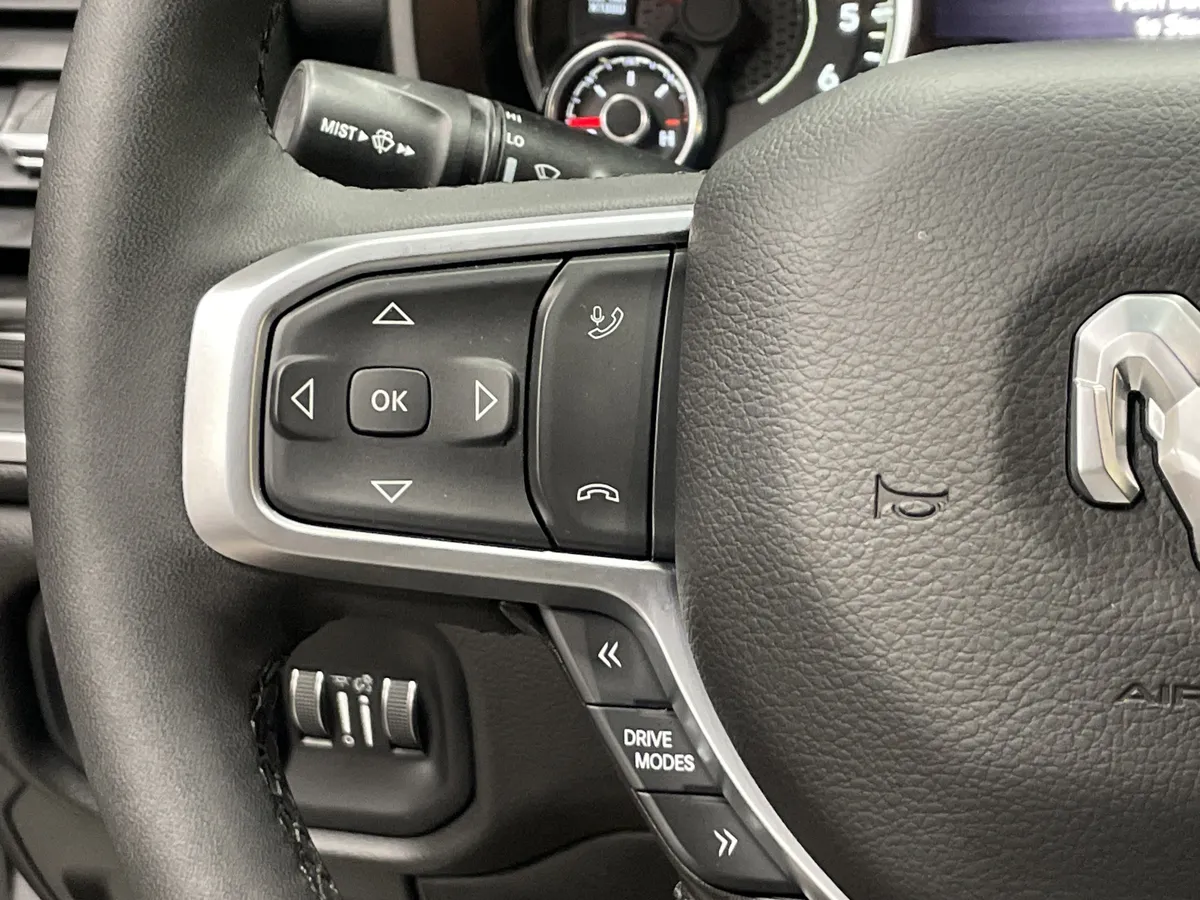 2025 Ram 1500 Big Horn thumbnail 19
