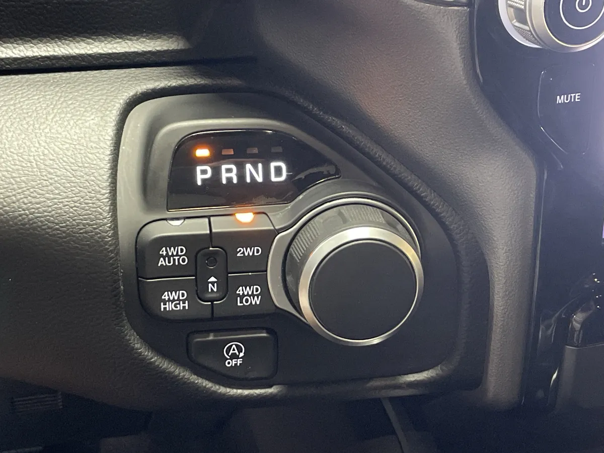 2025 Ram 1500 Big Horn thumbnail 26