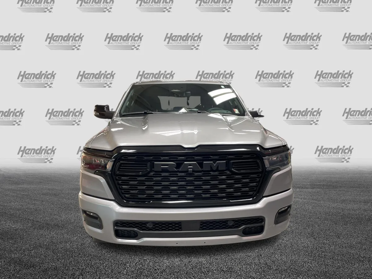 2025 Ram 1500 Big Horn thumbnail 3