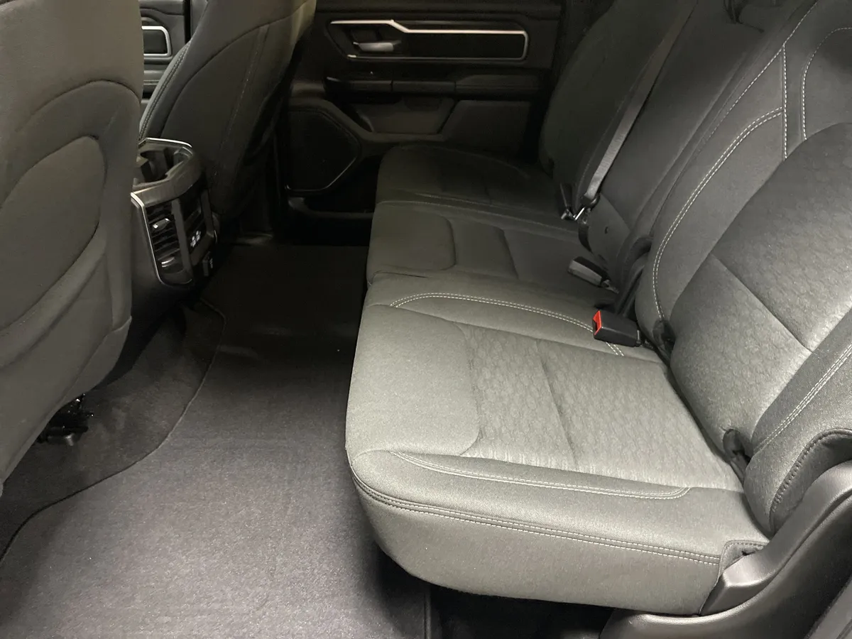 2025 Ram 1500 Big Horn thumbnail 30