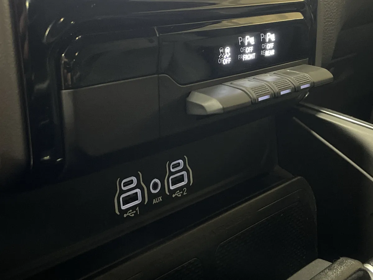 2025 Ram 1500 Big Horn thumbnail 35