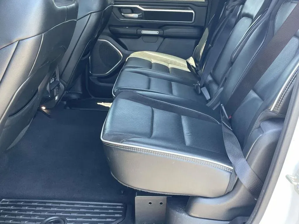 2025 Ram 1500 Laramie thumbnail 10