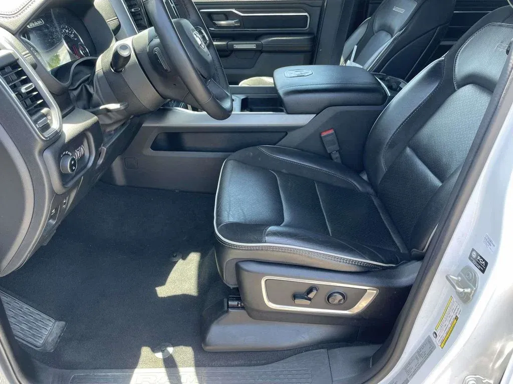 2025 Ram 1500 Laramie thumbnail 13