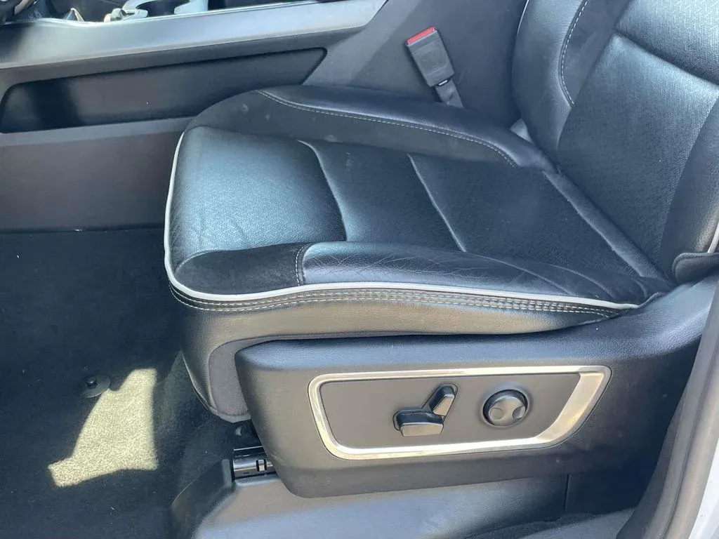 2025 Ram 1500 Laramie thumbnail 14