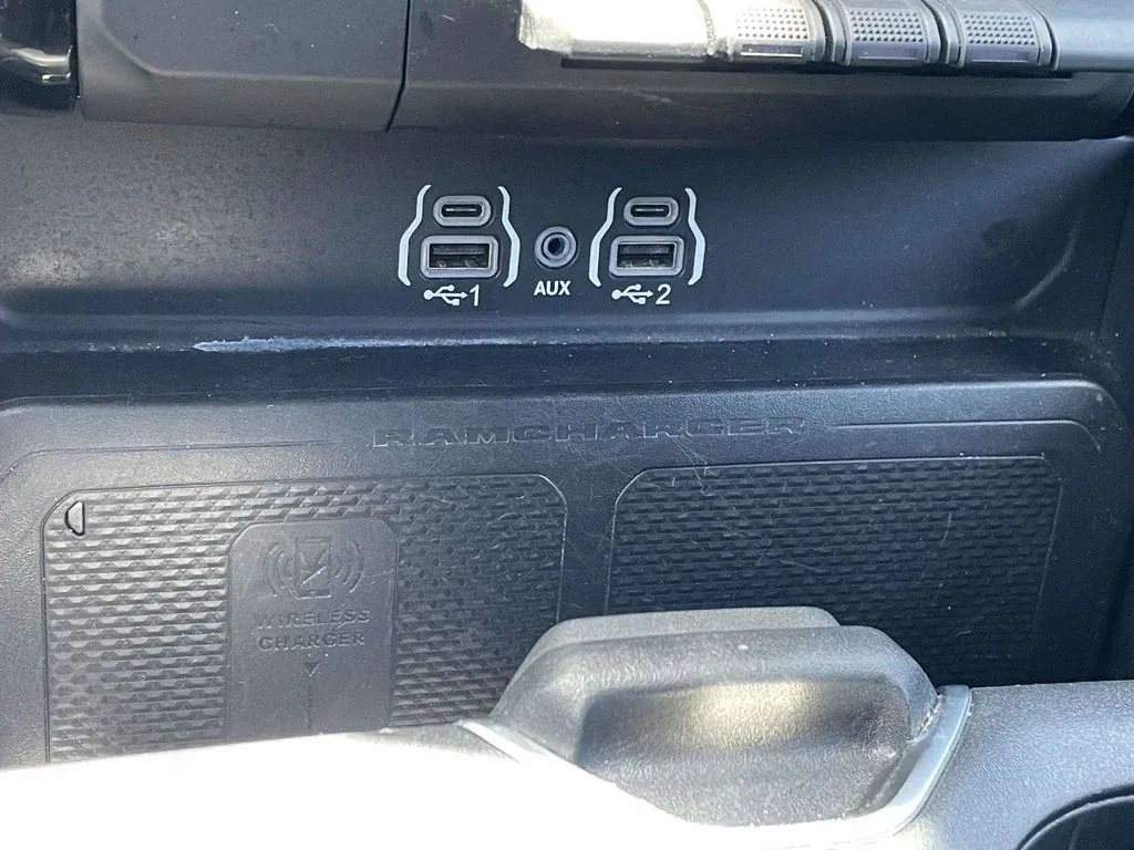 2025 Ram 1500 Laramie thumbnail 20