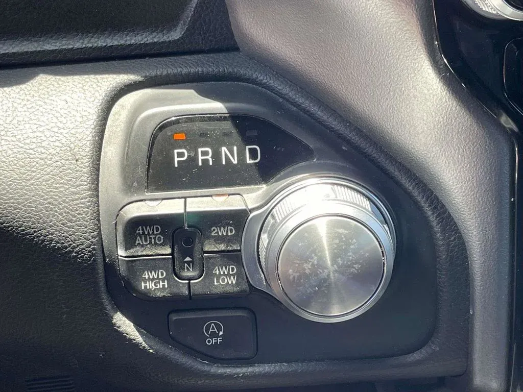 2025 Ram 1500 Laramie thumbnail 22