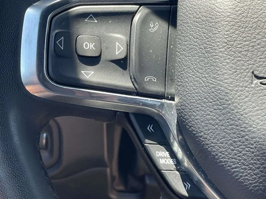 2025 Ram 1500 Laramie thumbnail 24