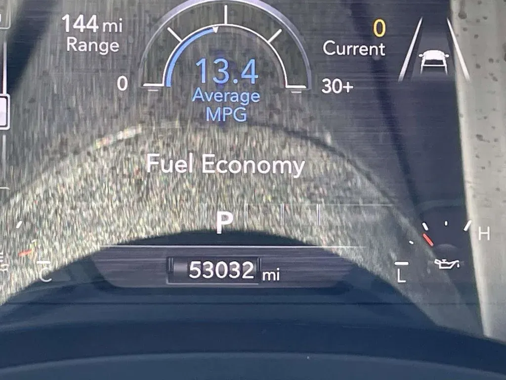 2025 Ram 1500 Laramie thumbnail 28