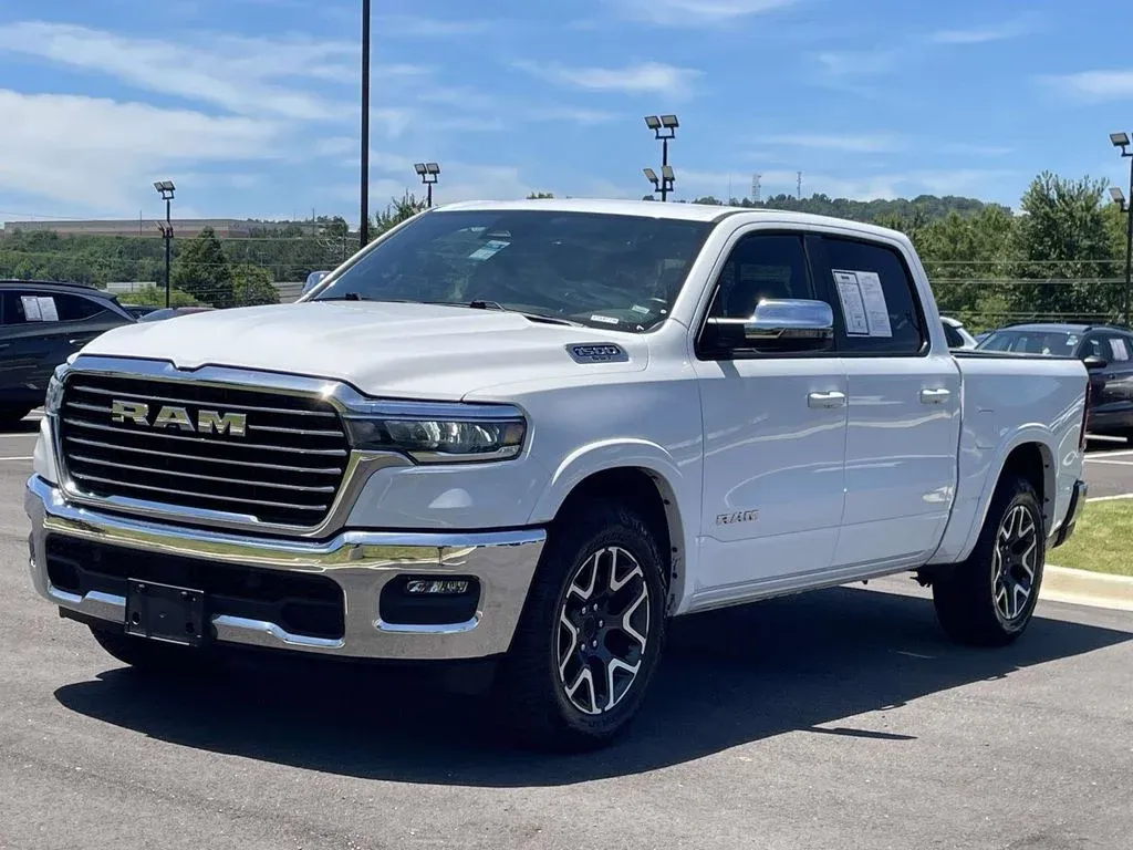 2025 Ram 1500 Laramie thumbnail 7