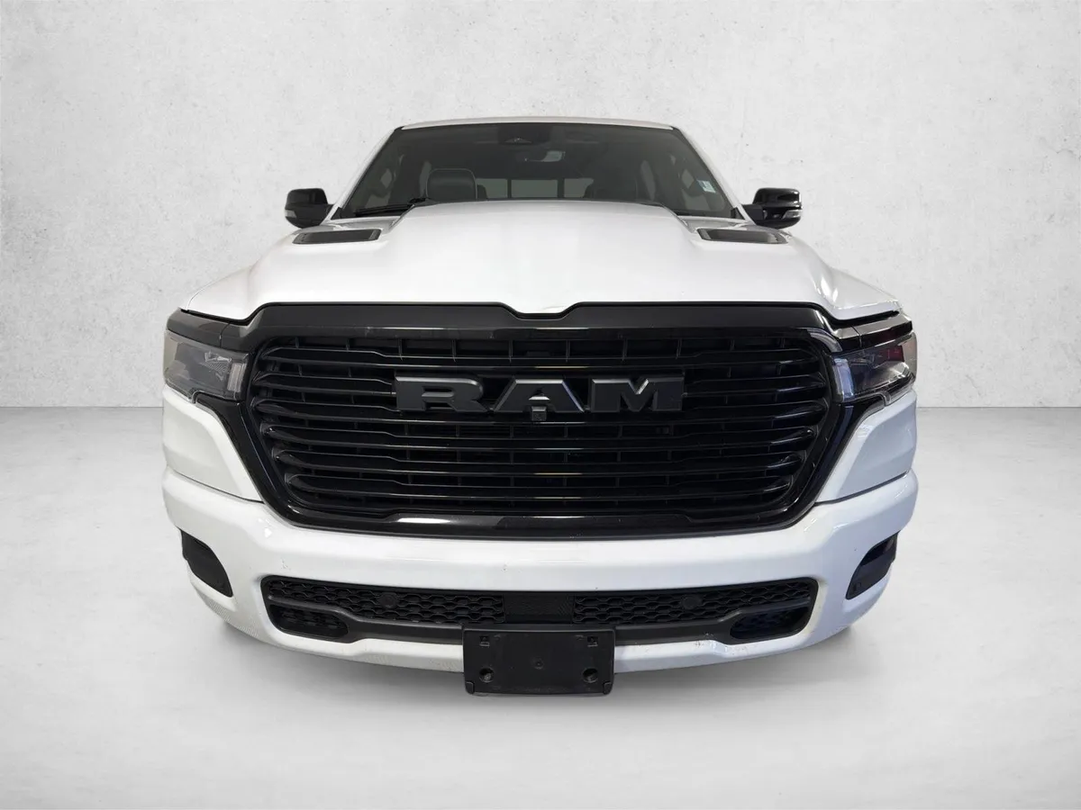 2025 Ram 1500 Laramie thumbnail 10