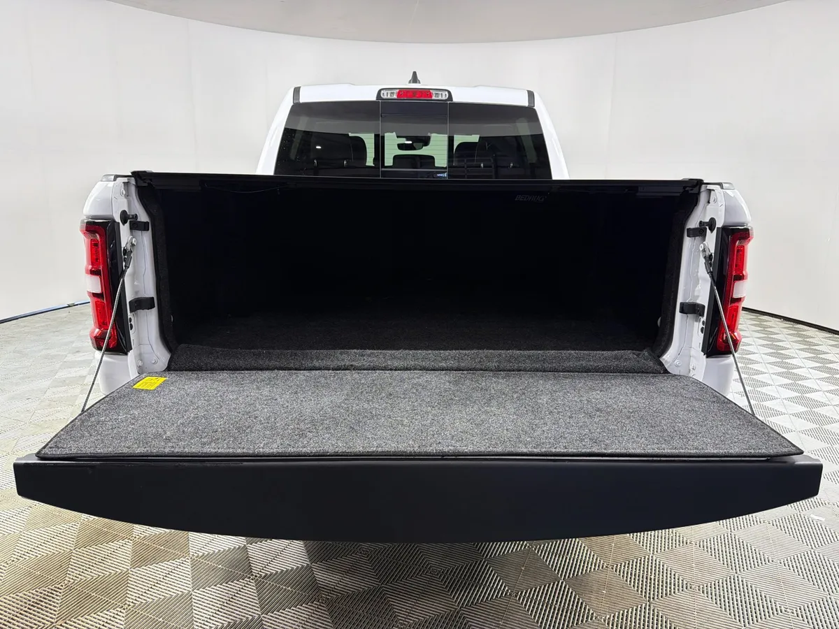 2025 Ram 1500 Laramie thumbnail 20