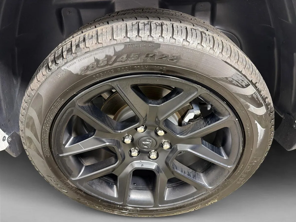 2025 Ram 1500 Laramie thumbnail 21