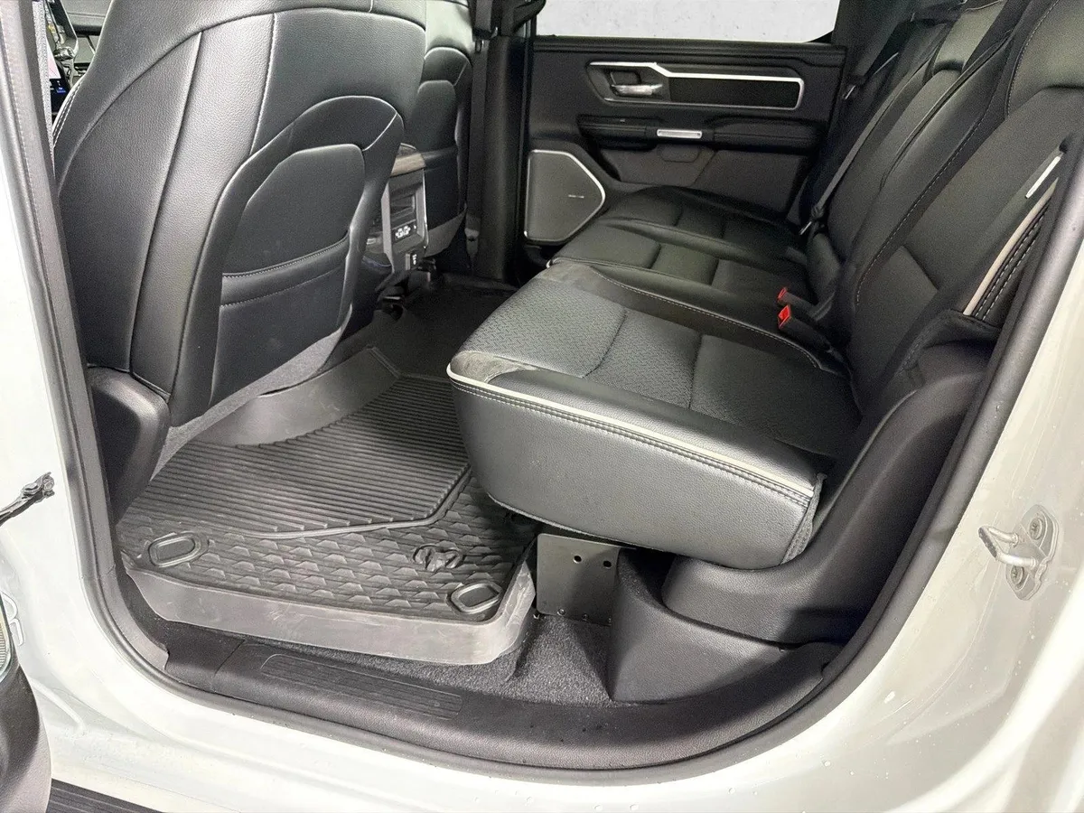 2025 Ram 1500 Laramie thumbnail 22