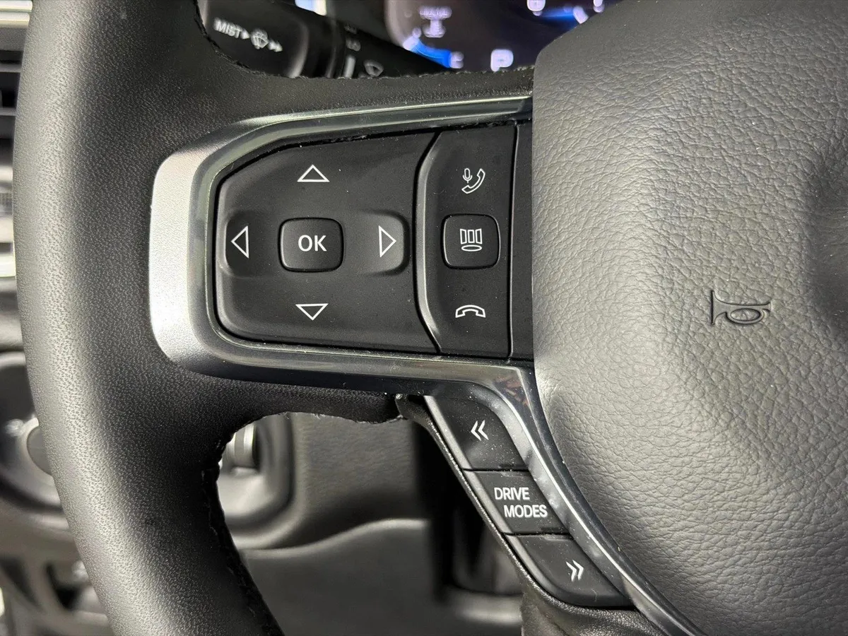 2025 Ram 1500 Laramie thumbnail 26