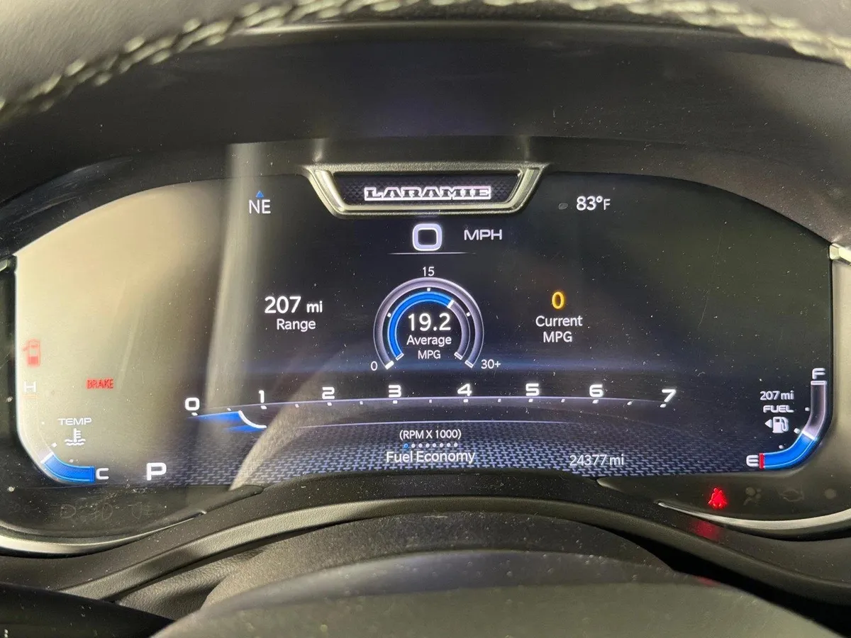 2025 Ram 1500 Laramie thumbnail 28