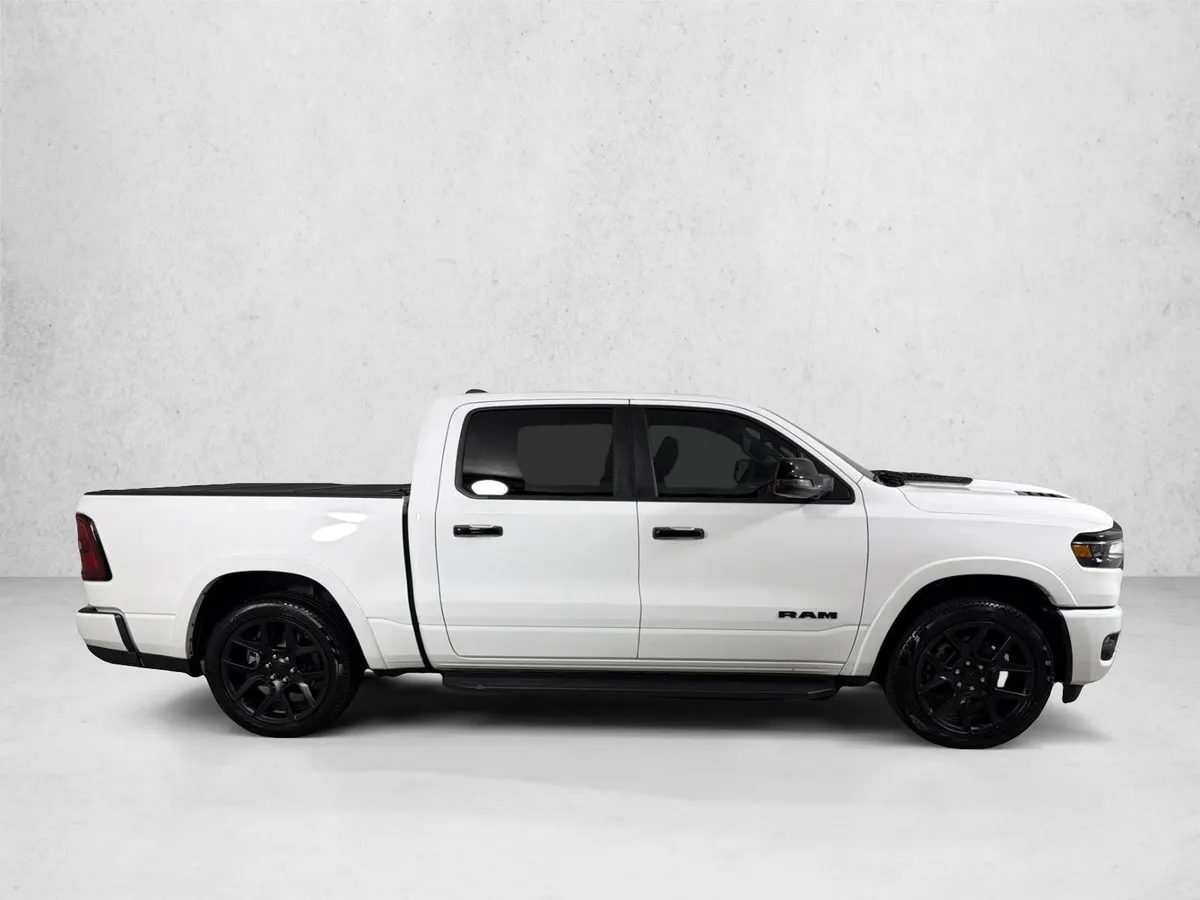 2025 Ram 1500 Laramie thumbnail 4