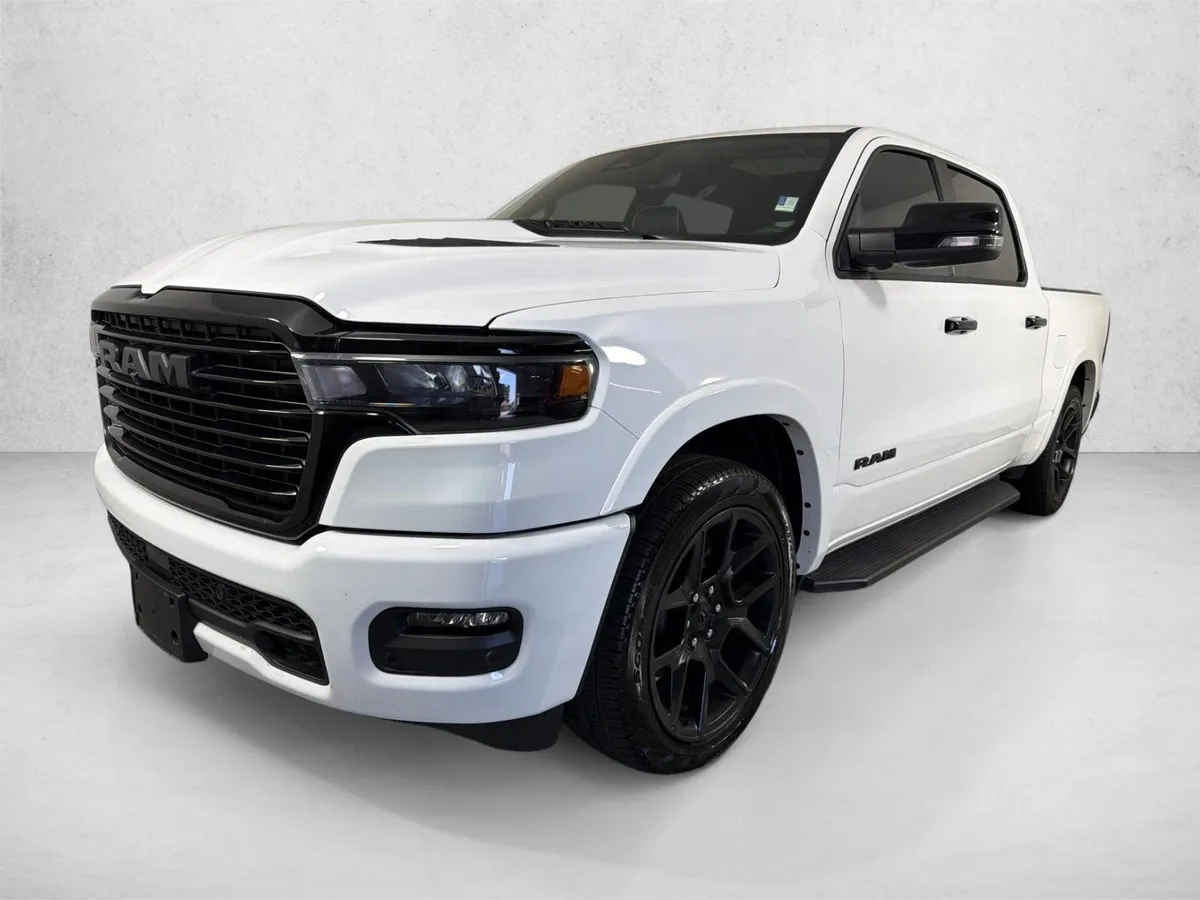 2025 Ram 1500 Laramie thumbnail 9