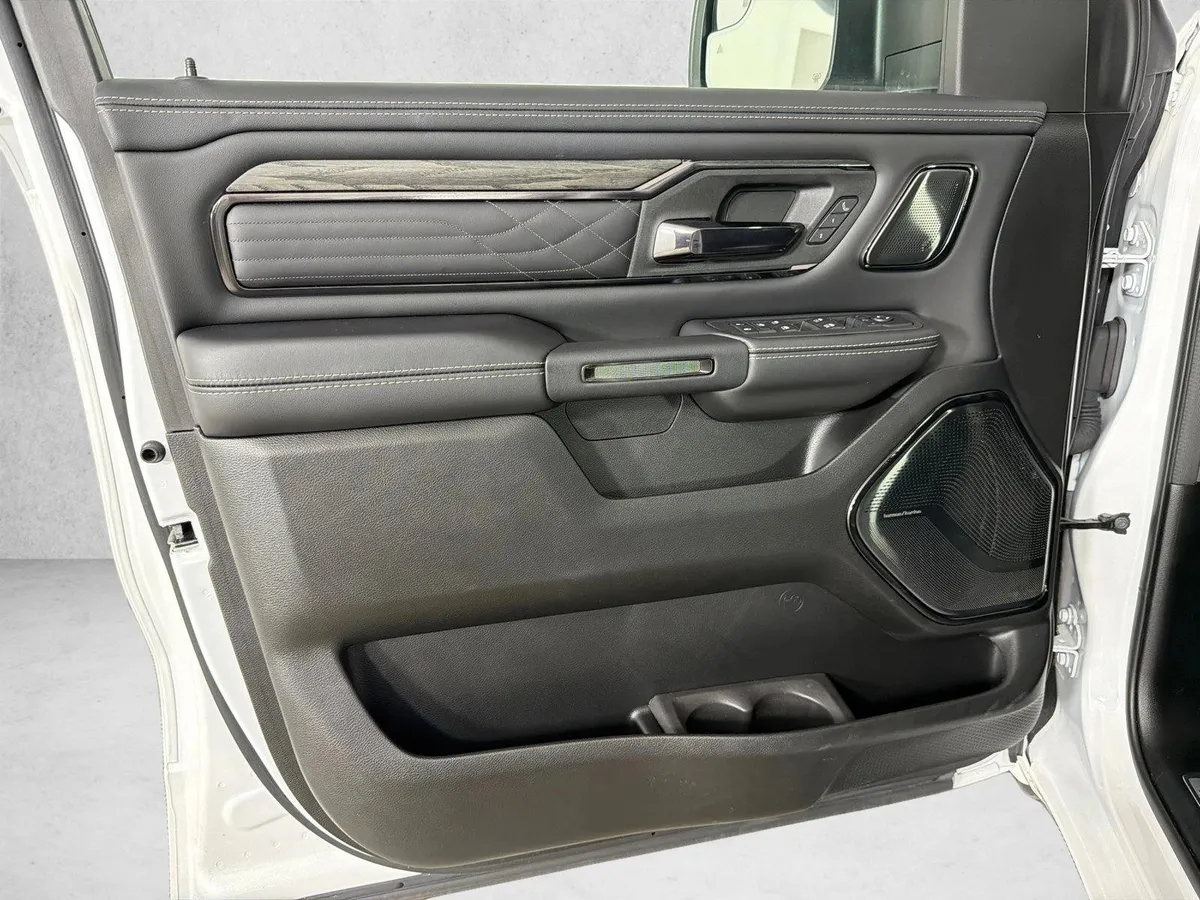 2025 Ram 1500 Limited thumbnail 12