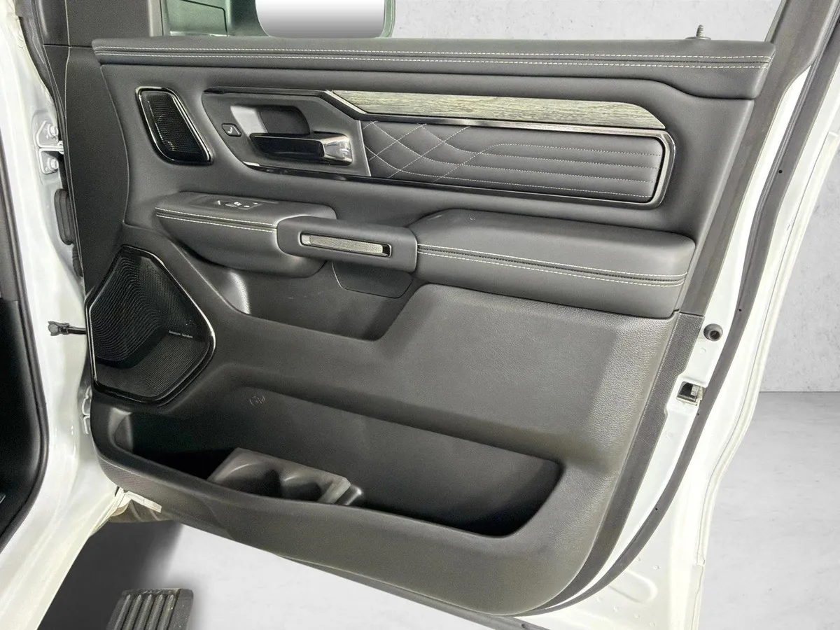 2025 Ram 1500 Limited thumbnail 16
