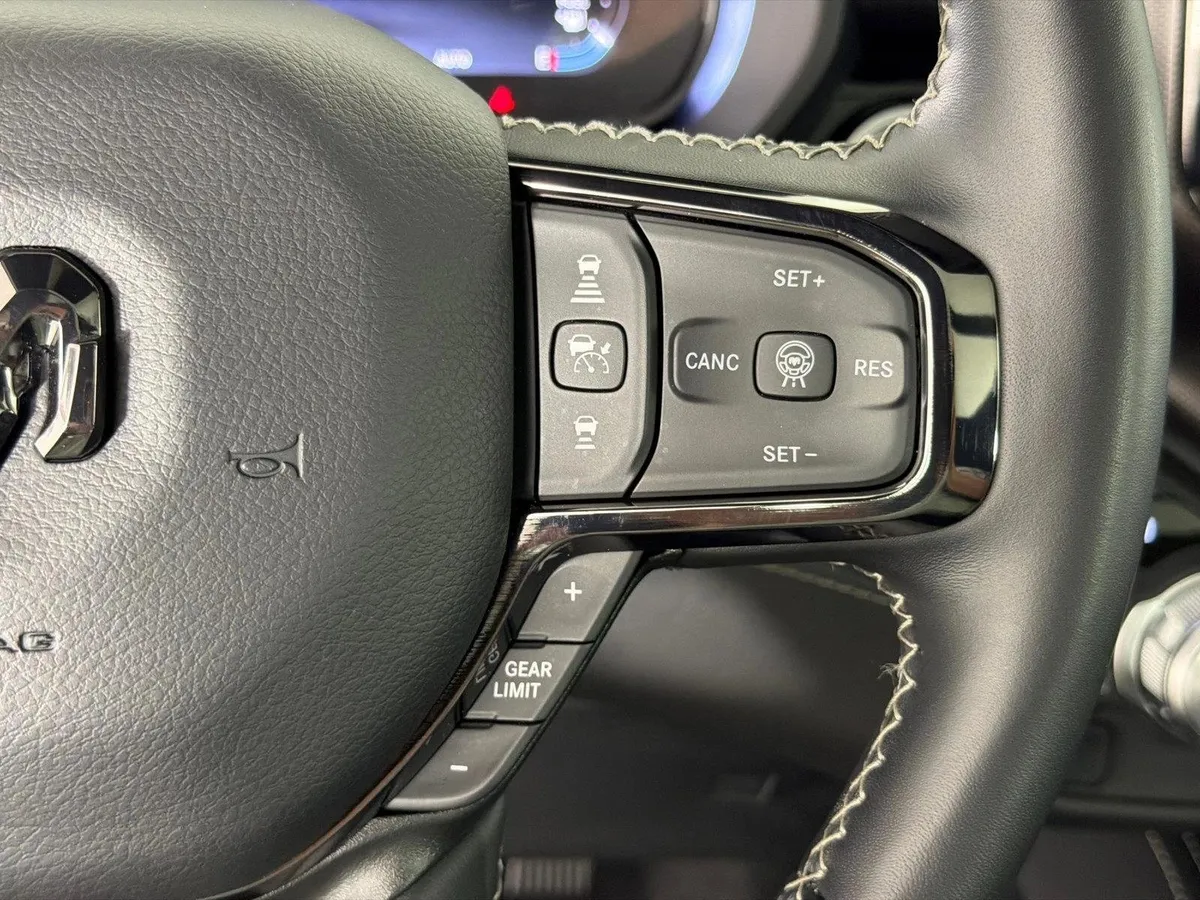 2025 Ram 1500 Limited thumbnail 27