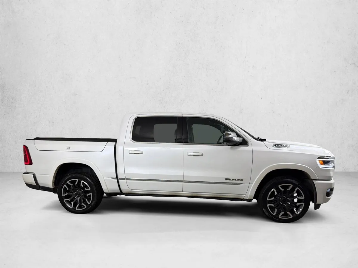 2025 Ram 1500 Limited thumbnail 4