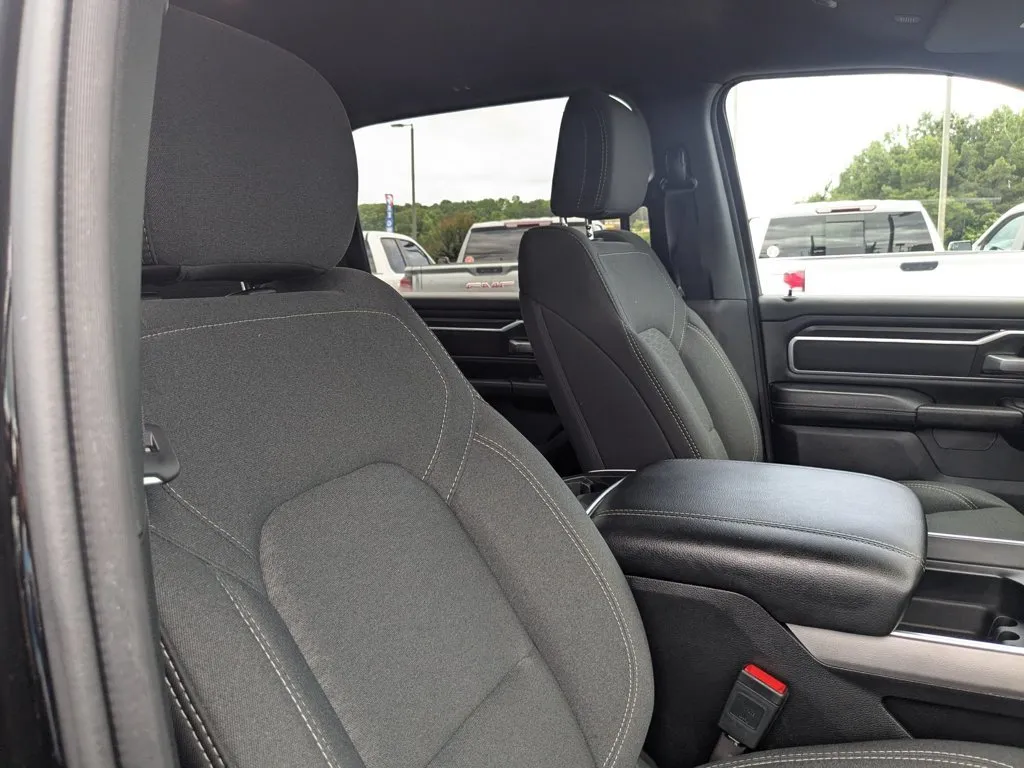 2025 Ram 1500 Lone Star thumbnail 25