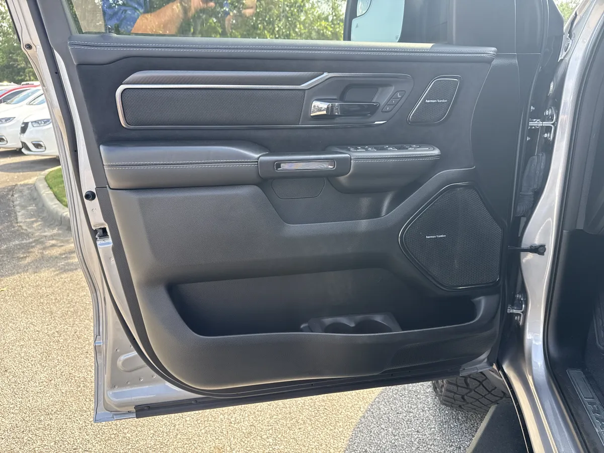 2025 Ram 1500 RHO thumbnail 11