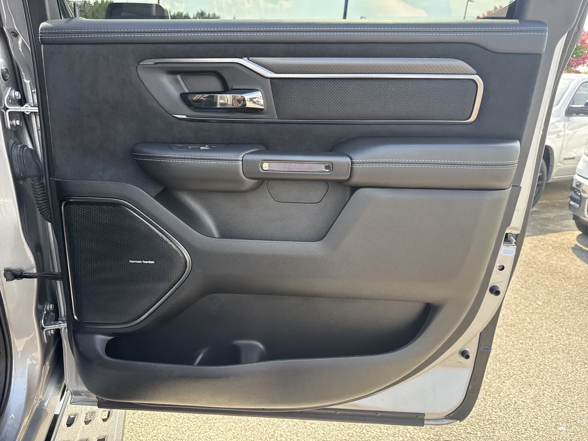 2025 Ram 1500 RHO thumbnail 18