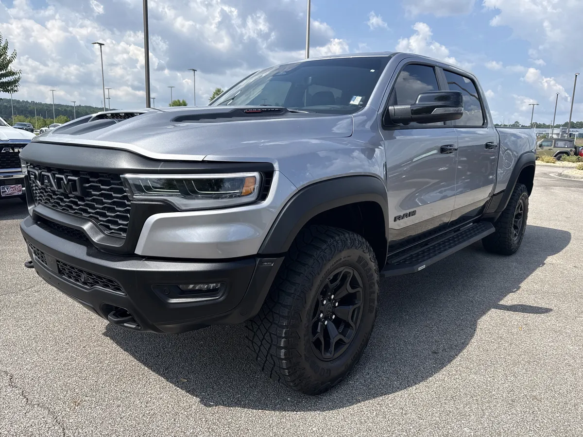 2025 Ram 1500 RHO thumbnail 3