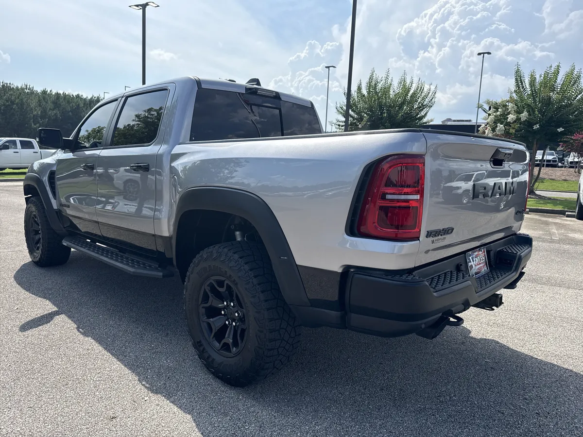 2025 Ram 1500 RHO thumbnail 5