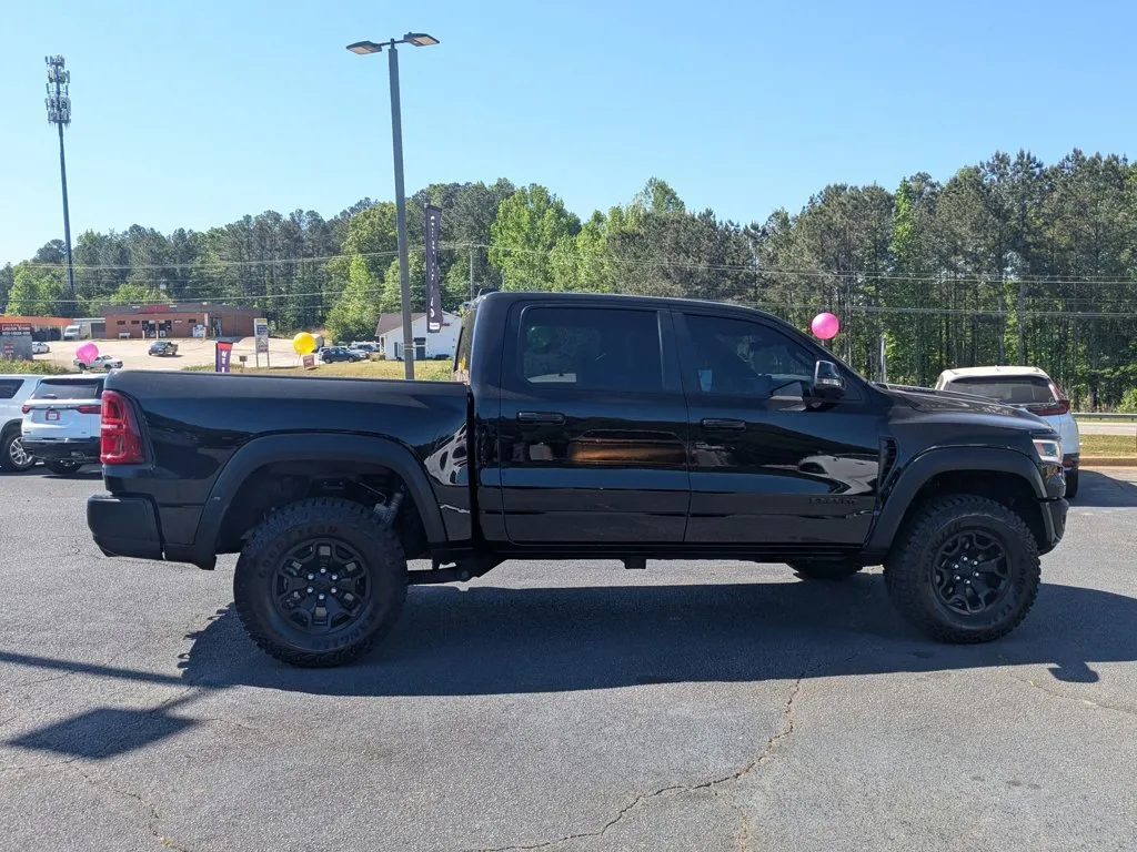 2025 Ram 1500 RHO thumbnail 4