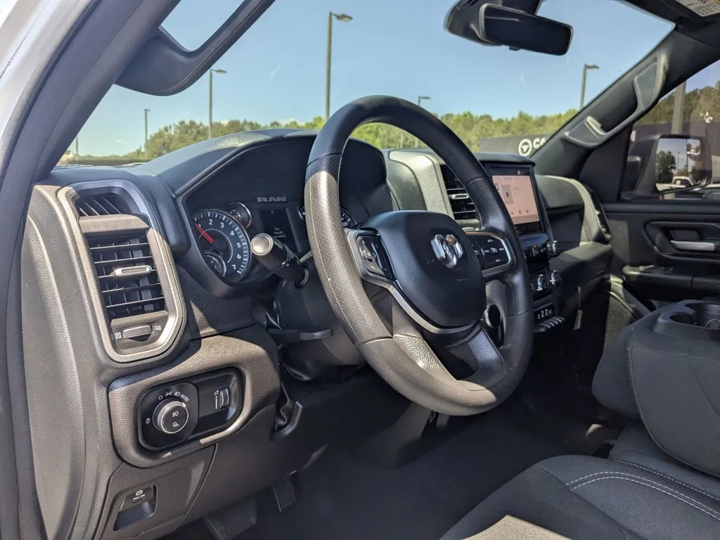 2025 Ram 1500 Tradesman thumbnail 13