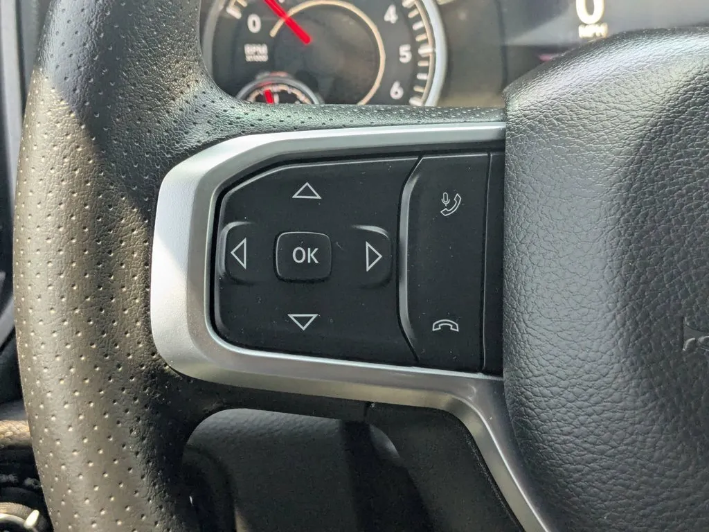2025 Ram 1500 Tradesman thumbnail 21